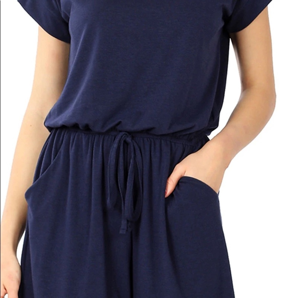 (Medium) NAVY SHORT SLEEVE KEYHOLE BACK ROMPER